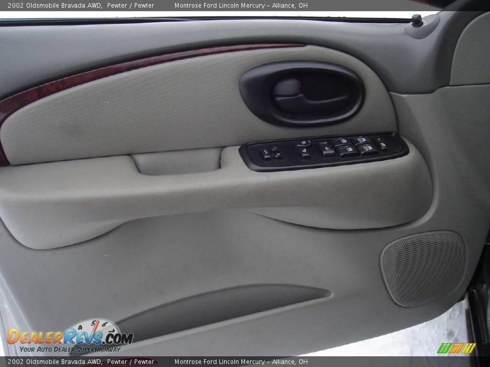 2002 Oldsmobile Bravada AWD Pewter / Pewter Photo #23