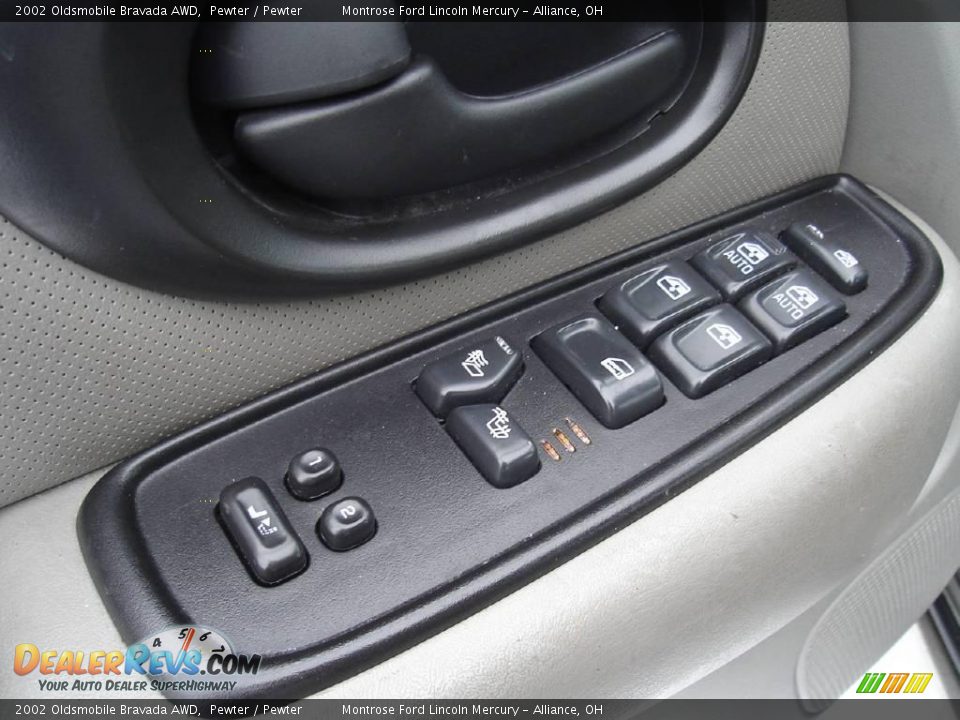 2002 Oldsmobile Bravada AWD Pewter / Pewter Photo #24