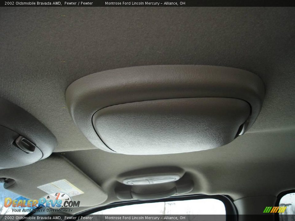 2002 Oldsmobile Bravada AWD Pewter / Pewter Photo #32