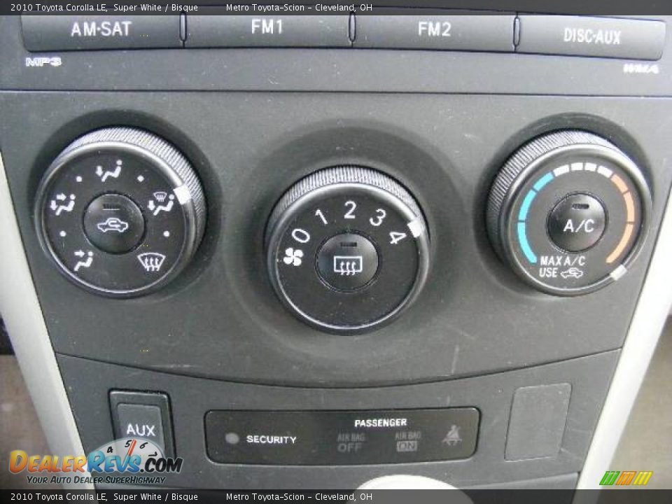 2010 Toyota Corolla LE Super White / Bisque Photo #20
