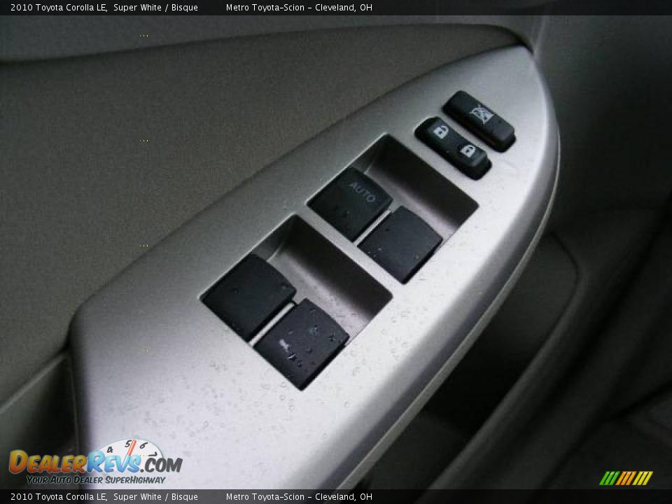 2010 Toyota Corolla LE Super White / Bisque Photo #21