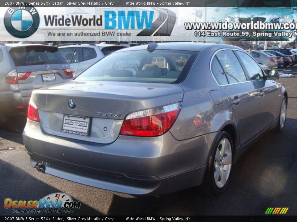 2007 BMW 5 Series 530xi Sedan Silver Grey Metallic / Grey Photo #4