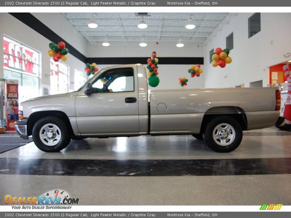 2002 Chevrolet Silverado 1500 LS Regular Cab Light Pewter Metallic / Graphite Gray Photo #3
