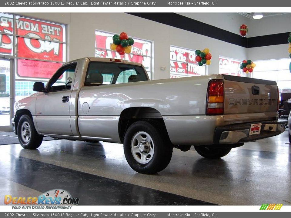 2002 Chevrolet Silverado 1500 LS Regular Cab Light Pewter Metallic / Graphite Gray Photo #4