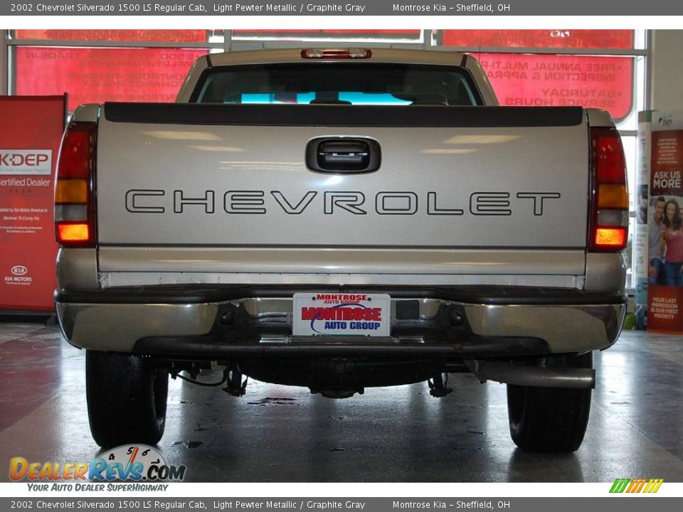 2002 Chevrolet Silverado 1500 LS Regular Cab Light Pewter Metallic / Graphite Gray Photo #6