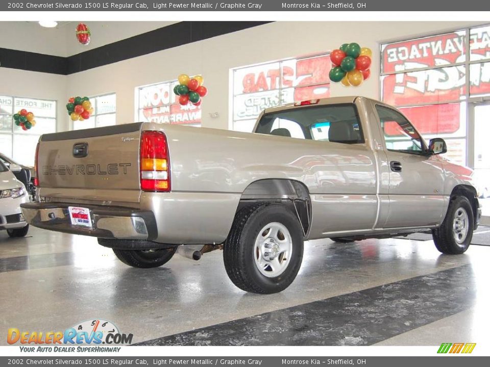 2002 Chevrolet Silverado 1500 LS Regular Cab Light Pewter Metallic / Graphite Gray Photo #7