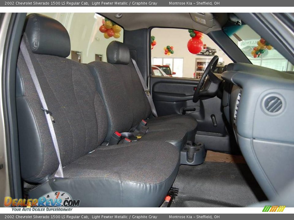 2002 Chevrolet Silverado 1500 LS Regular Cab Light Pewter Metallic / Graphite Gray Photo #16