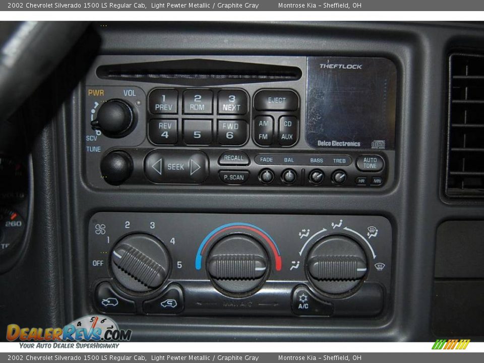 2002 Chevrolet Silverado 1500 LS Regular Cab Light Pewter Metallic / Graphite Gray Photo #27