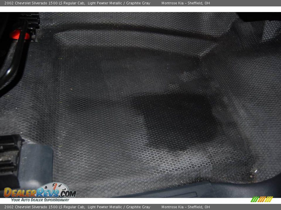 2002 Chevrolet Silverado 1500 LS Regular Cab Light Pewter Metallic / Graphite Gray Photo #35