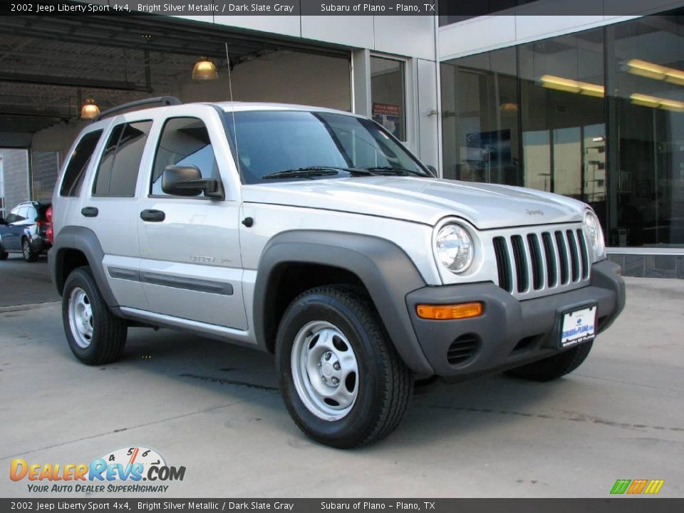 2002 Jeep Liberty Sport 4x4 Bright Silver Metallic / Dark Slate Gray Photo #1