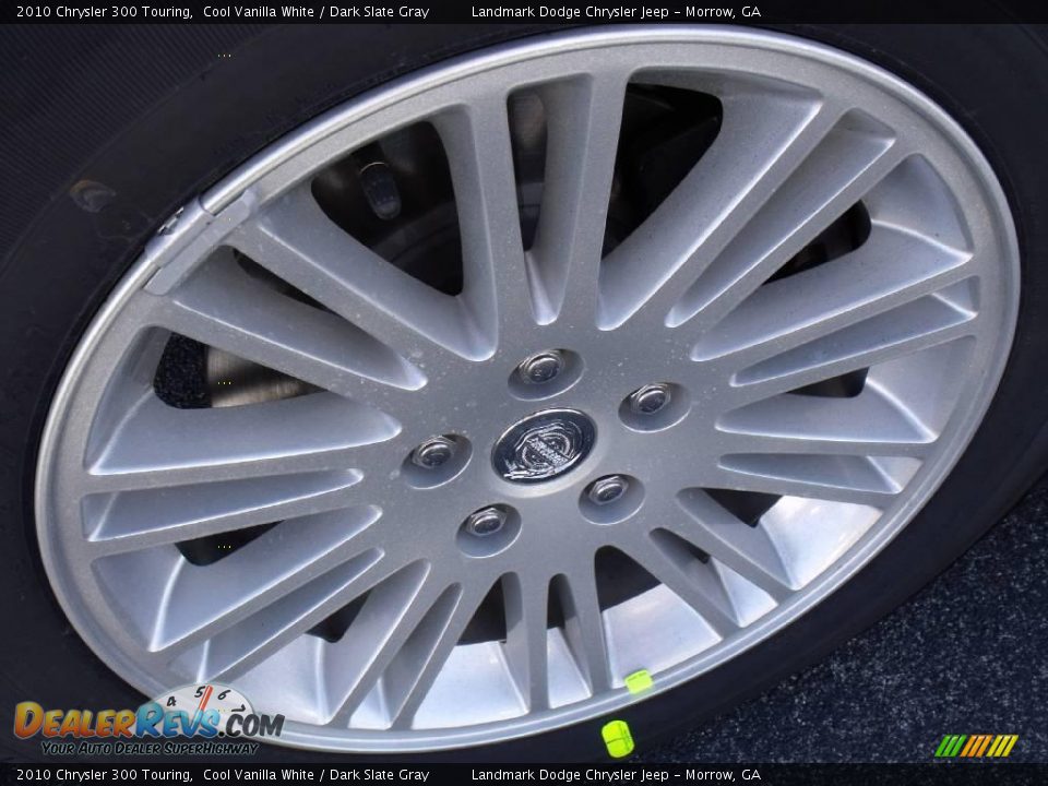 2010 Chrysler 300 Touring Cool Vanilla White / Dark Slate Gray Photo #5