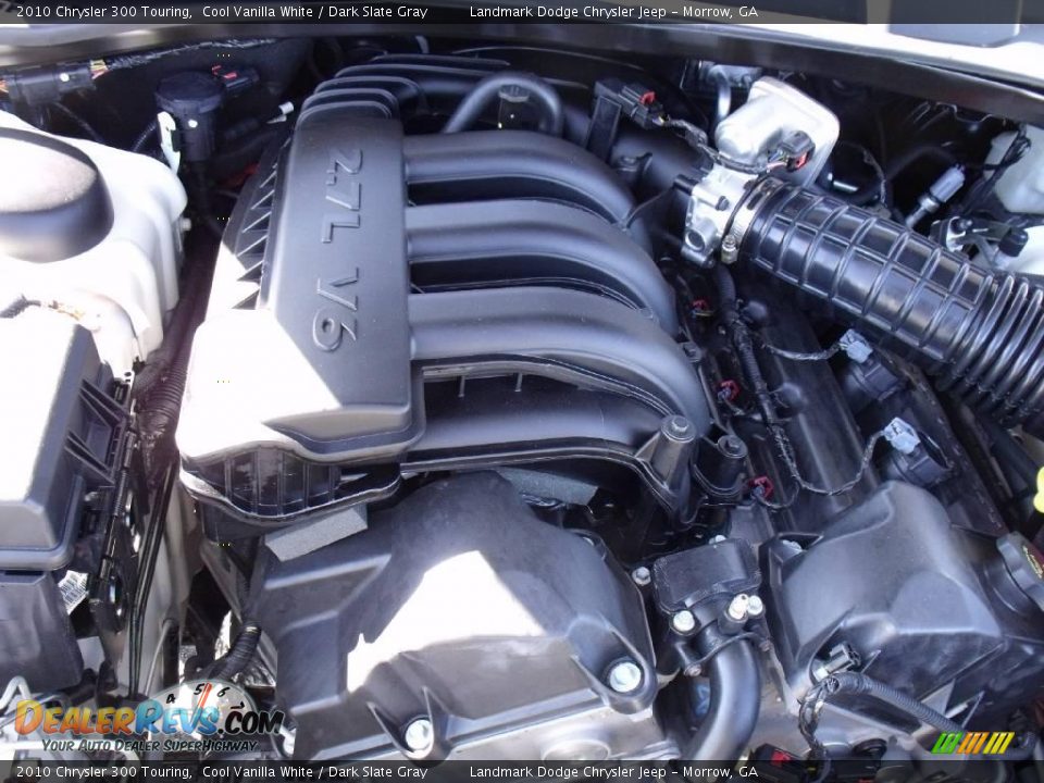 2010 Chrysler 300 Touring Cool Vanilla White / Dark Slate Gray Photo #12