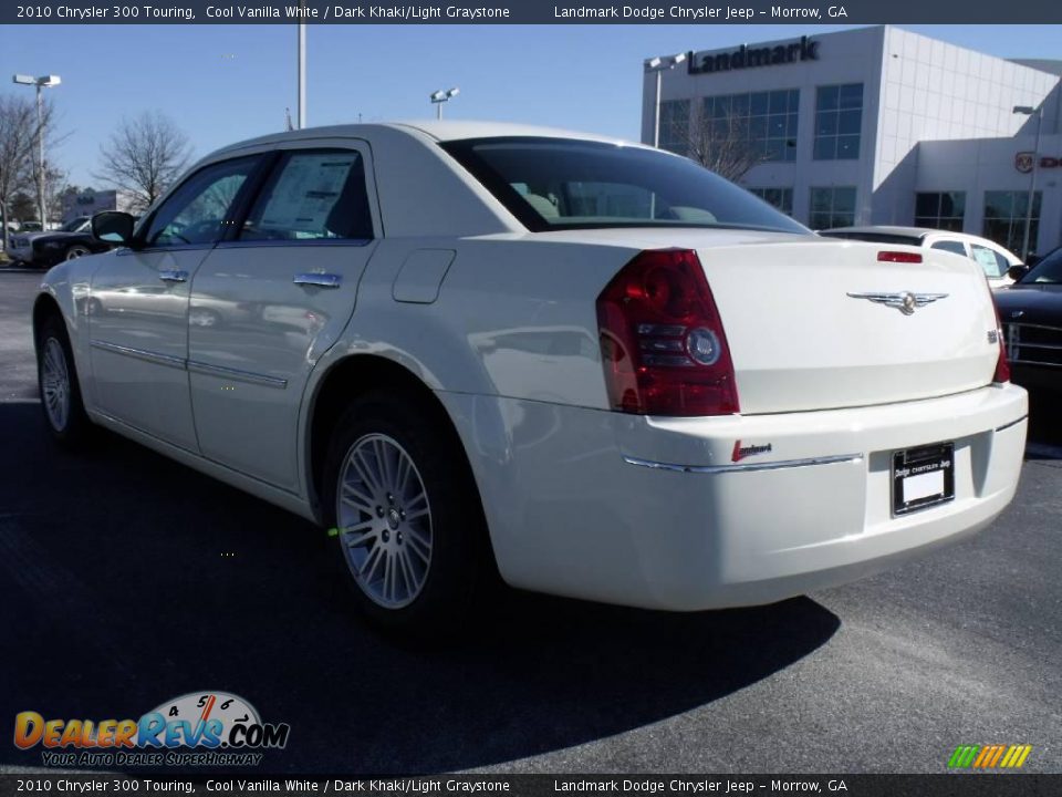 2010 Chrysler 300 Touring Cool Vanilla White / Dark Khaki/Light Graystone Photo #2