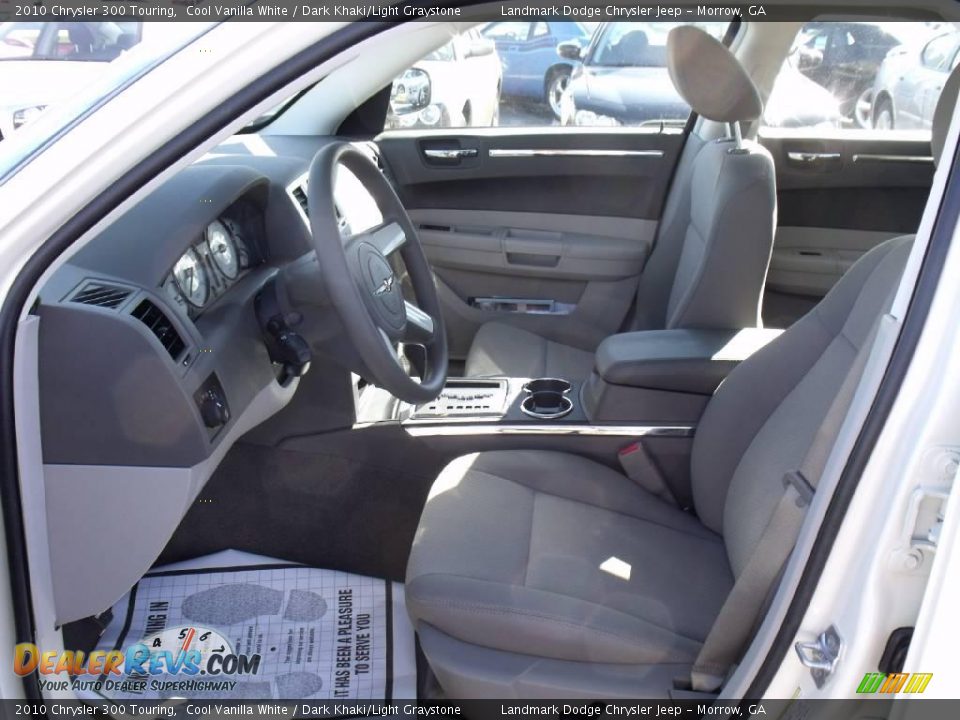2010 Chrysler 300 Touring Cool Vanilla White / Dark Khaki/Light Graystone Photo #6