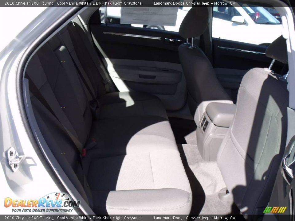 2010 Chrysler 300 Touring Cool Vanilla White / Dark Khaki/Light Graystone Photo #9
