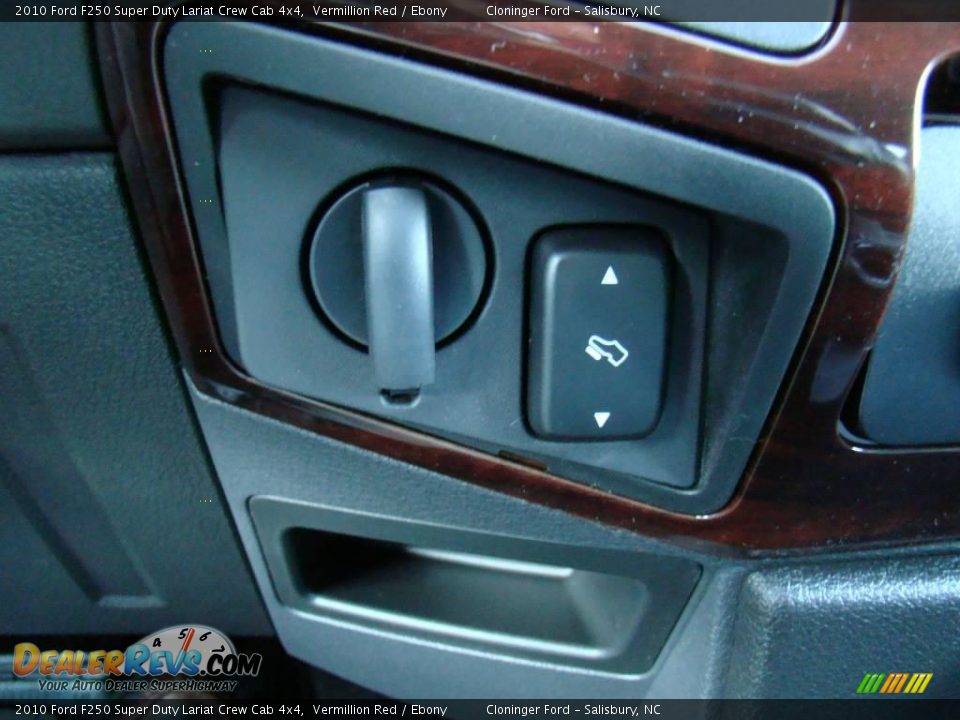 2010 Ford F250 Super Duty Lariat Crew Cab 4x4 Vermillion Red / Ebony Photo #29