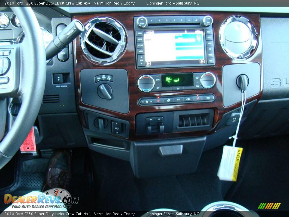 2010 Ford F250 Super Duty Lariat Crew Cab 4x4 Vermillion Red / Ebony Photo #32