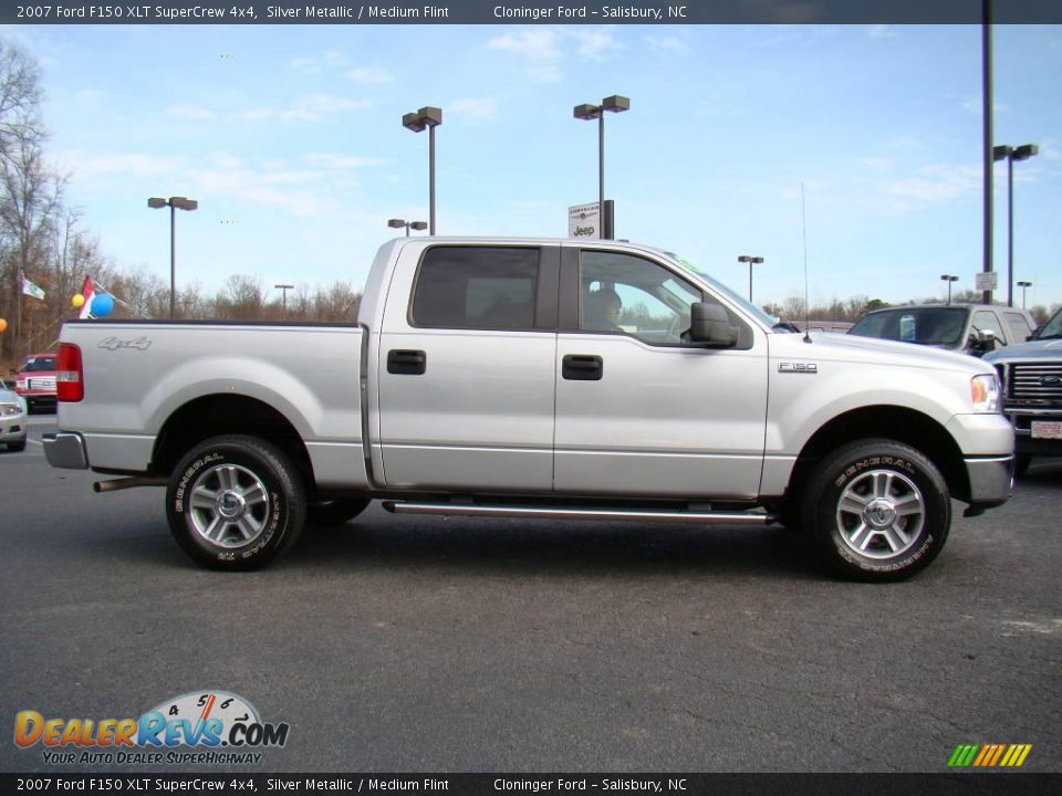 2007 Ford F150 XLT SuperCrew 4x4 Silver Metallic / Medium Flint Photo #2