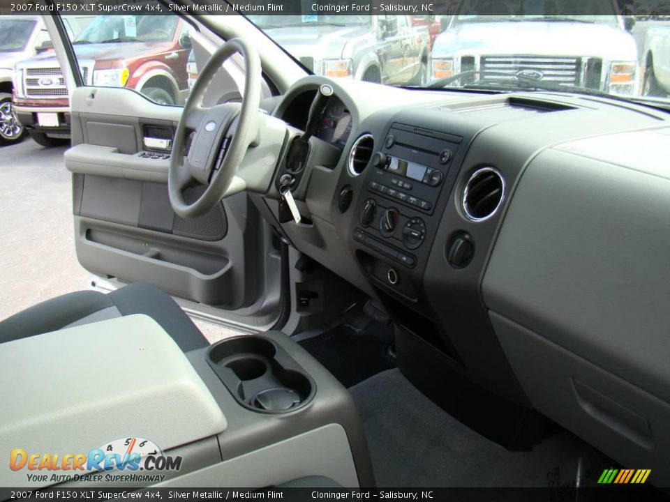 2007 Ford F150 XLT SuperCrew 4x4 Silver Metallic / Medium Flint Photo #13