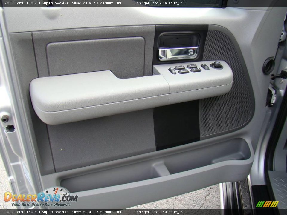 2007 Ford F150 XLT SuperCrew 4x4 Silver Metallic / Medium Flint Photo #16