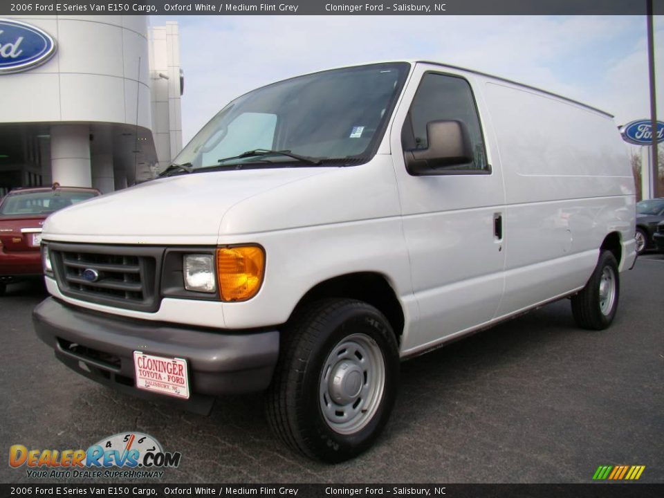 2006 Ford E Series Van E150 Cargo Oxford White / Medium Flint Grey Photo #6