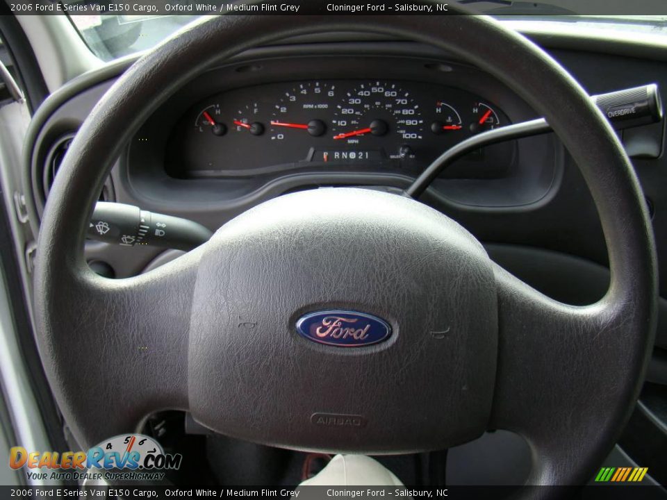 2006 Ford E Series Van E150 Cargo Oxford White / Medium Flint Grey Photo #17