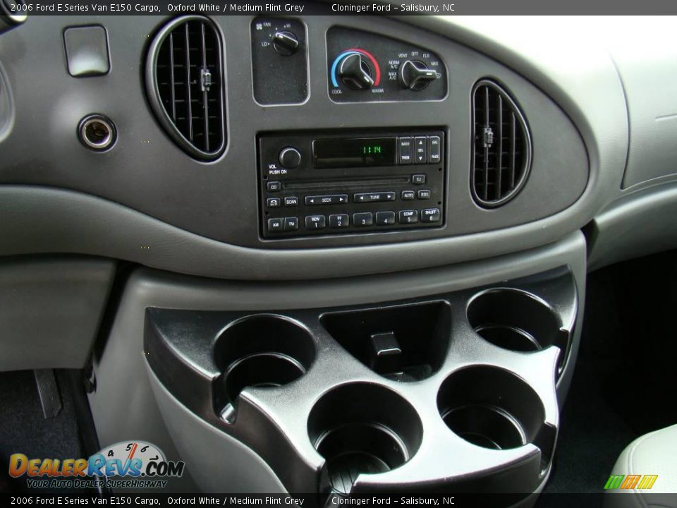 2006 Ford E Series Van E150 Cargo Oxford White / Medium Flint Grey Photo #20