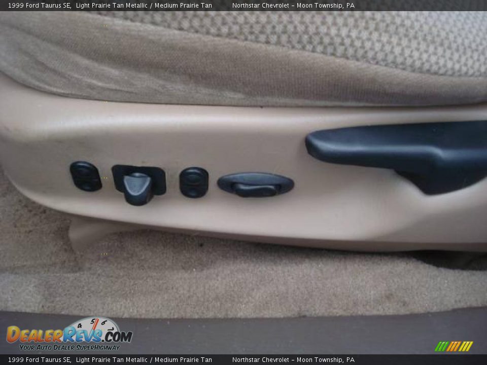 1999 Ford Taurus SE Light Prairie Tan Metallic / Medium Prairie Tan Photo #15