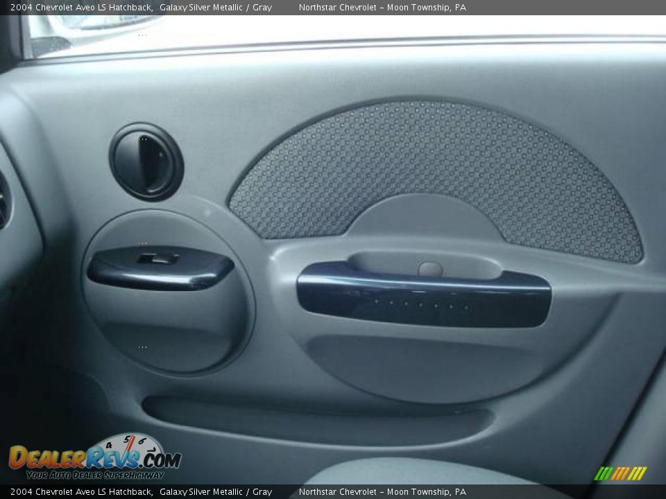 2004 Chevrolet Aveo LS Hatchback Galaxy Silver Metallic / Gray Photo #17
