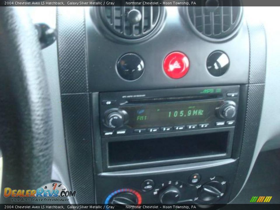 2004 Chevrolet Aveo LS Hatchback Galaxy Silver Metallic / Gray Photo #18
