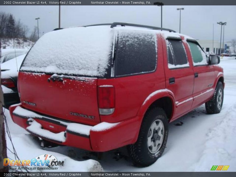 2002 Chevrolet Blazer LS 4x4 Victory Red / Graphite Photo #2