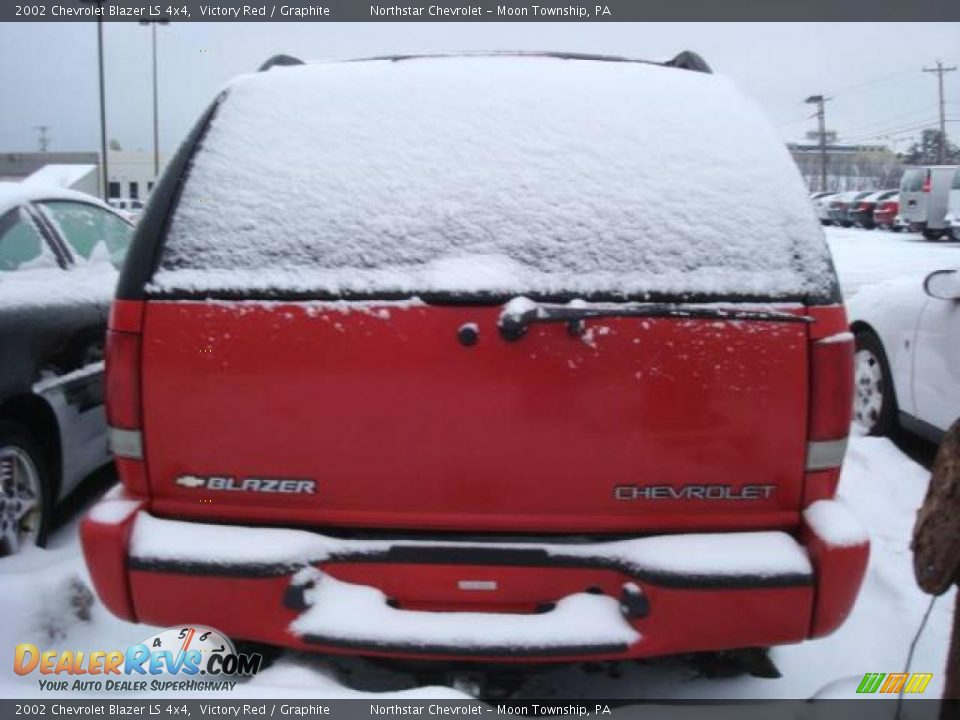 2002 Chevrolet Blazer LS 4x4 Victory Red / Graphite Photo #3