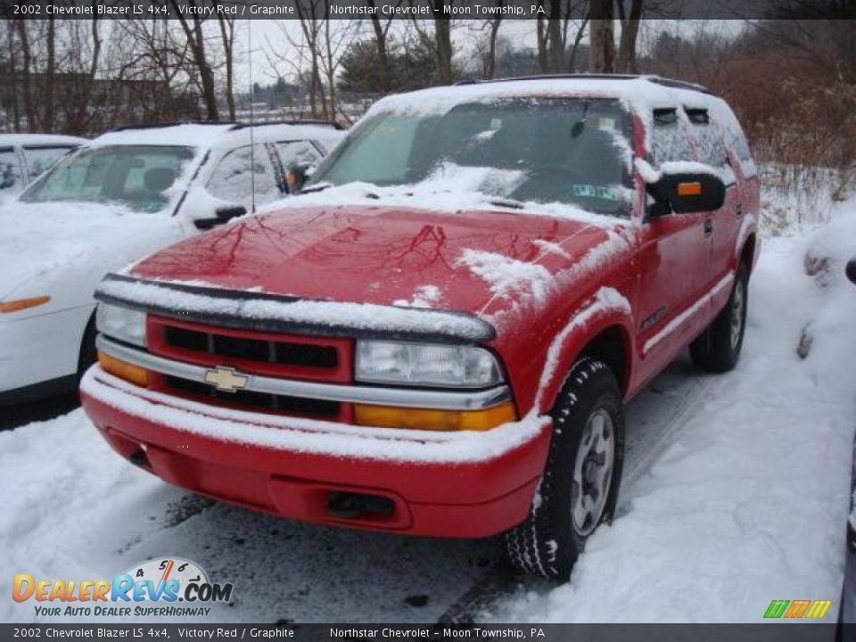2002 Chevrolet Blazer LS 4x4 Victory Red / Graphite Photo #5