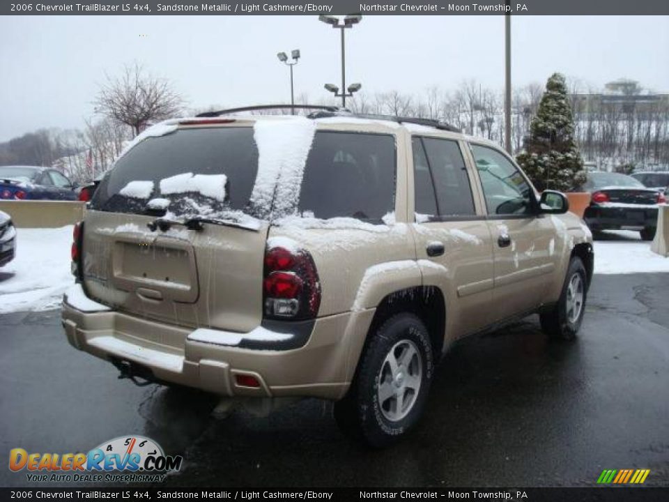 2006 Chevrolet TrailBlazer LS 4x4 Sandstone Metallic / Light Cashmere/Ebony Photo #3