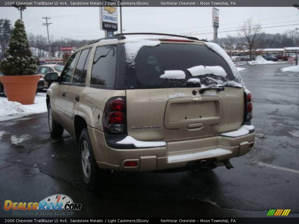 2006 Chevrolet TrailBlazer LS 4x4 Sandstone Metallic / Light Cashmere/Ebony Photo #5