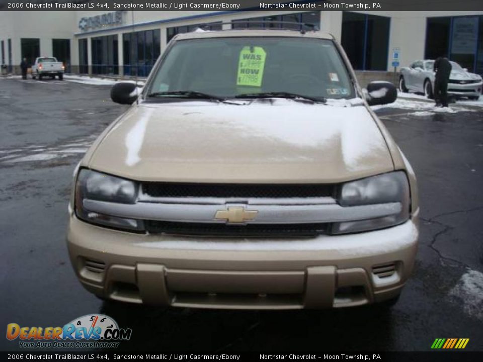 2006 Chevrolet TrailBlazer LS 4x4 Sandstone Metallic / Light Cashmere/Ebony Photo #8