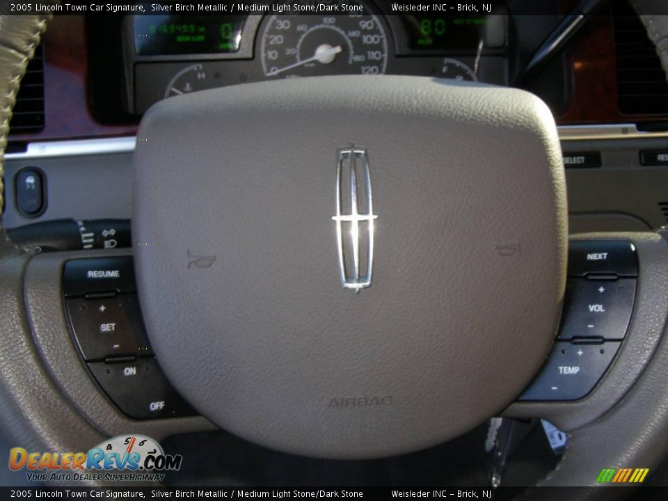 2005 Lincoln Town Car Signature Silver Birch Metallic / Medium Light Stone/Dark Stone Photo #17