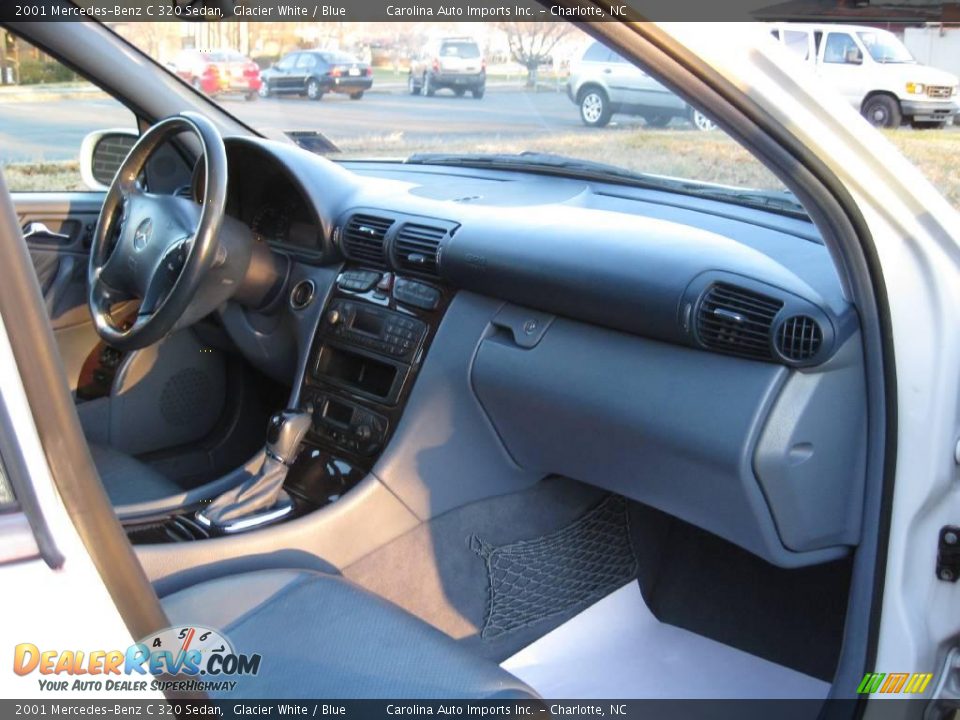 2001 Mercedes-Benz C 320 Sedan Glacier White / Blue Photo #20