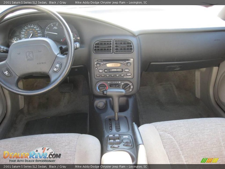 2001 Saturn S Series SL2 Sedan Black / Gray Photo #9
