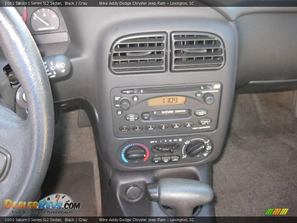 2001 Saturn S Series SL2 Sedan Black / Gray Photo #11