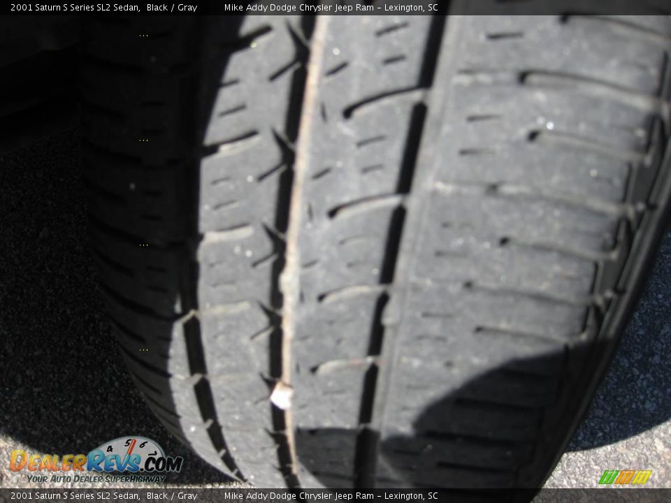 2001 Saturn S Series SL2 Sedan Black / Gray Photo #18