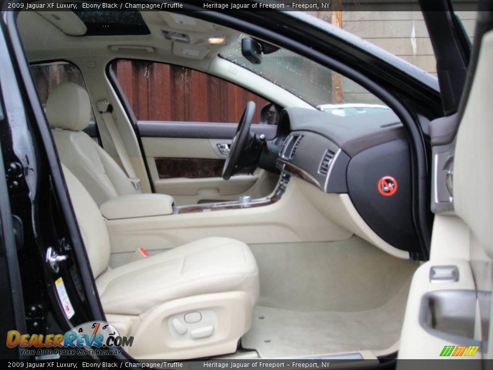 2009 Jaguar XF Luxury Ebony Black / Champagne/Truffle Photo #25