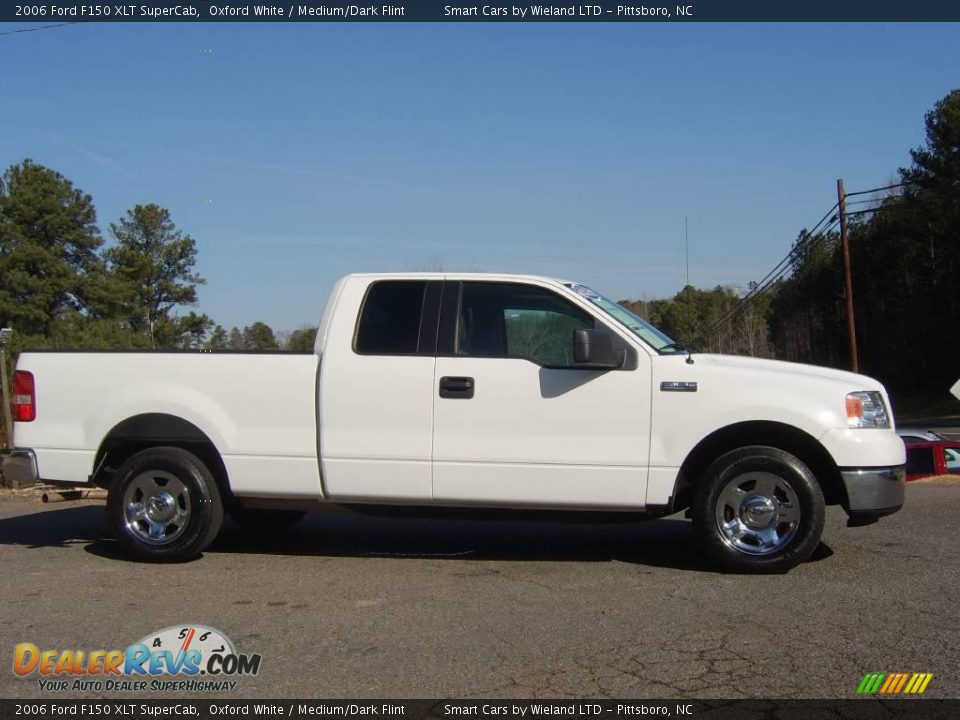 2006 Ford F150 XLT SuperCab Oxford White / Medium/Dark Flint Photo #1