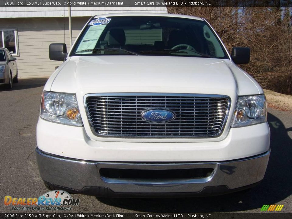 2006 Ford F150 XLT SuperCab Oxford White / Medium/Dark Flint Photo #2