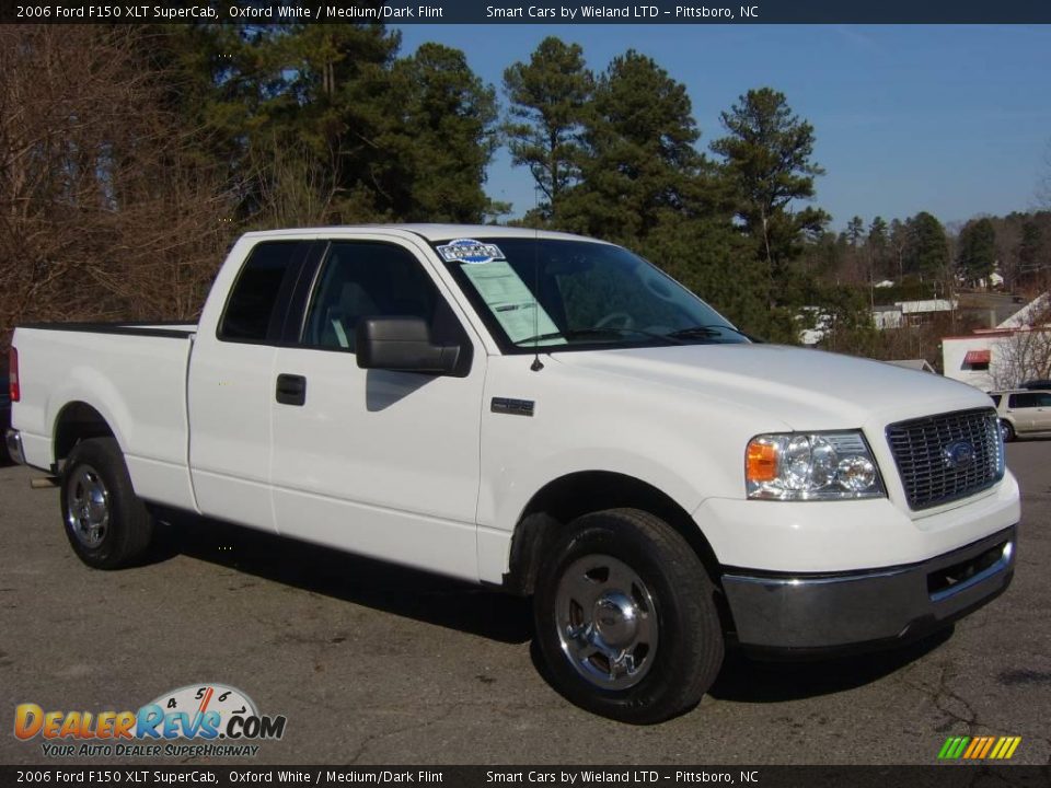 2006 Ford F150 XLT SuperCab Oxford White / Medium/Dark Flint Photo #3