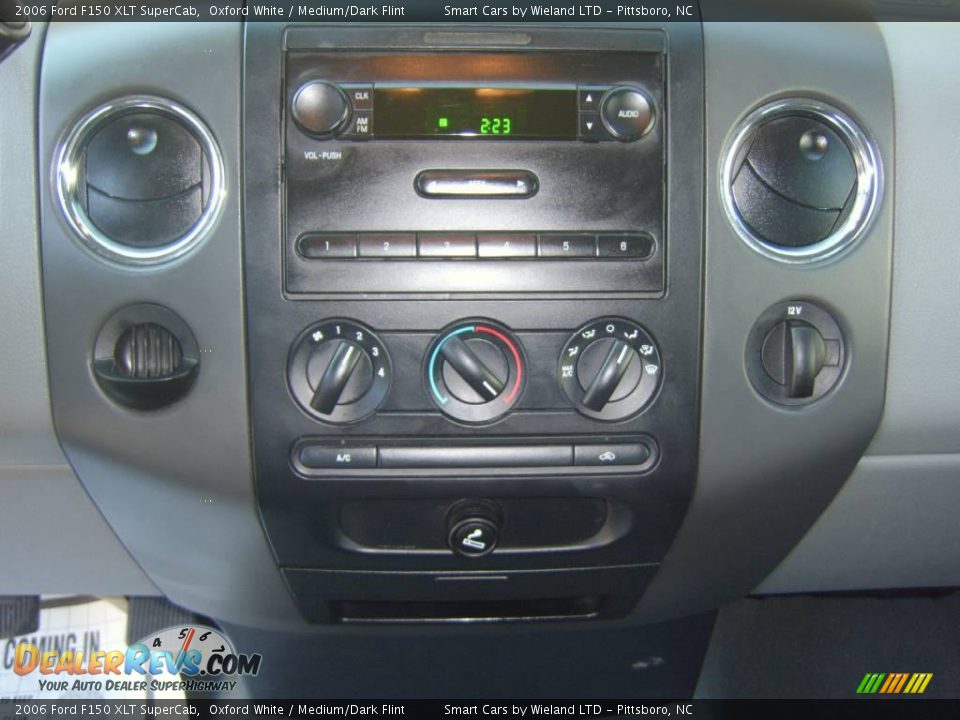 2006 Ford F150 XLT SuperCab Oxford White / Medium/Dark Flint Photo #13