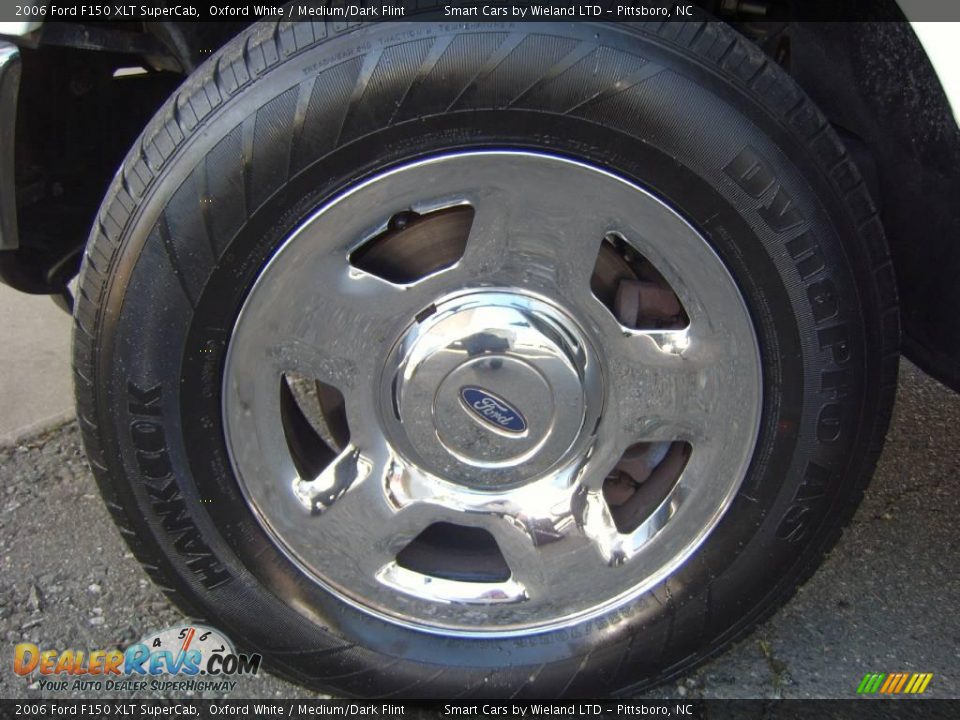 2006 Ford F150 XLT SuperCab Oxford White / Medium/Dark Flint Photo #17