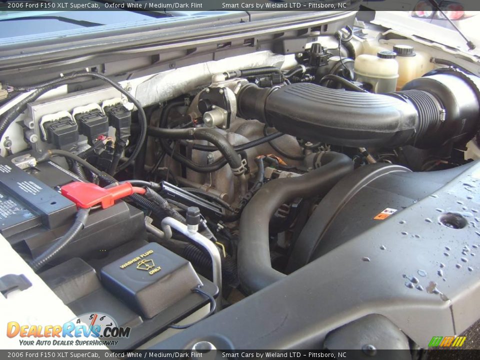 2006 Ford F150 XLT SuperCab Oxford White / Medium/Dark Flint Photo #18