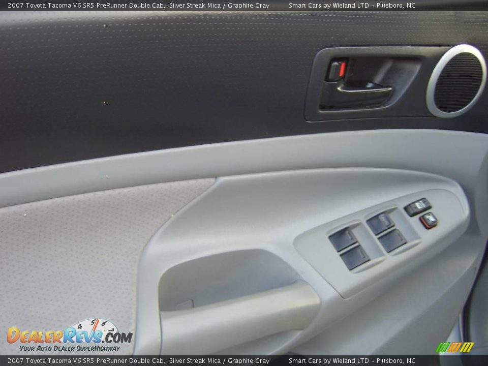 2007 Toyota Tacoma V6 SR5 PreRunner Double Cab Silver Streak Mica / Graphite Gray Photo #16