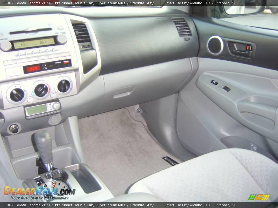 2007 Toyota Tacoma V6 SR5 PreRunner Double Cab Silver Streak Mica / Graphite Gray Photo #17